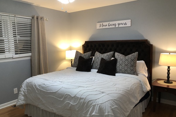 3 bedrooms, desk, iron/ironing board, travel crib