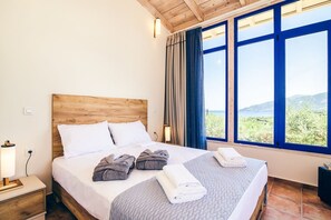 3 chambres, fer et planche à repasser, Internet gratuit, draps fournis