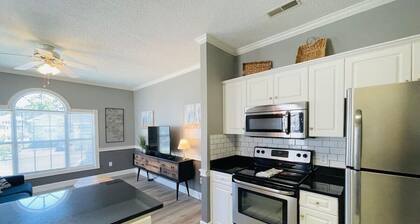 Cute, stylish and comfy condo in the center of MB