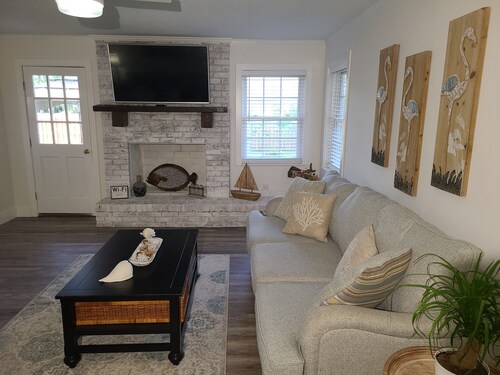 Coastal Escape 7 miles from Tybee Island Savannah & River Street  