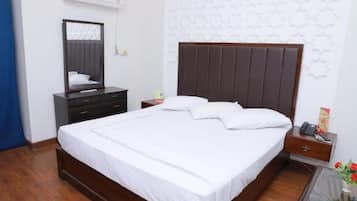 Deluxe Double Room | Free WiFi, bed sheets