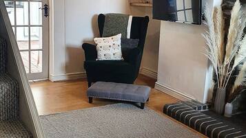 Comfort Cottage, Private Bathroom (Green Cottage) | Lounge