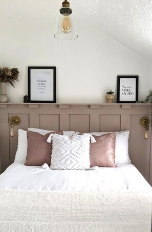 Comfort Cottage, Private Bathroom (Green Cottage) | 2 bedrooms
