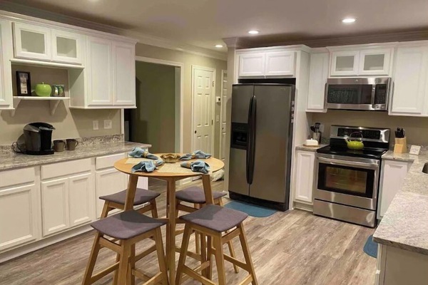 Refrigerador, microondas, horno, placa de cocina