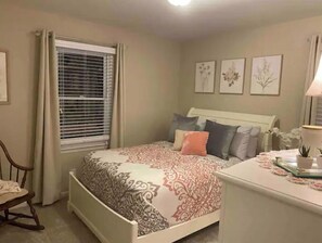 3 habitaciones, tabla de planchar con plancha y cuna de viaje 