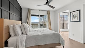 5 bedrooms, in-room safe, desk, iron/ironing board