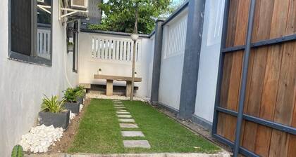 Tulivu House - 2-bedroom vacation home close to the beach