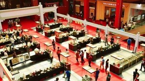 Ảnh chưa phân loại, 4 trong số 56 ảnh, nút
