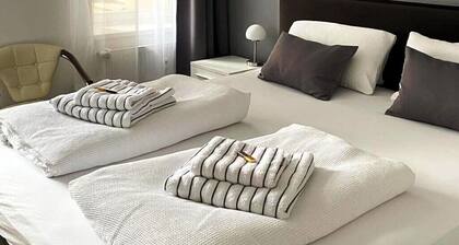 Große stilvoll eingerichtete Ferienwohnung ruhig und zentral gelegen