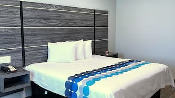 Iron/ironing board, free WiFi, bed sheets