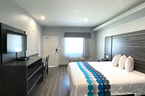 Een strijkplank/strijkijzer, gratis wifi, beddengoed