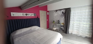 2 bedrooms, travel crib, WiFi