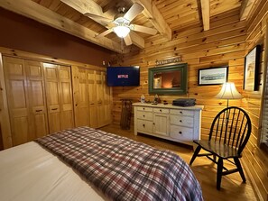 5 Schlafzimmer, Zimmersafe, Schreibtisch, Reisekinderbett