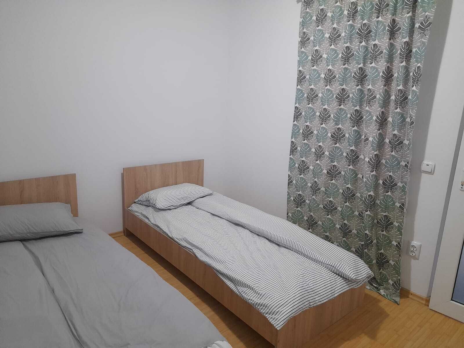 2 室のベッドルーム、アイロン / アイロン台、WiFi (無料)、ベッドシーツ