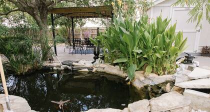 The Koi House Georgetown: 35 Minutes from Downtown Austin and Airport