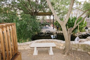 Property grounds - The Koi House Georgetown: 35 Minutes from Downtown Austin and Airport (Georgetown)