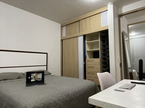 2 bedrooms, desk, iron/ironing board, free WiFi