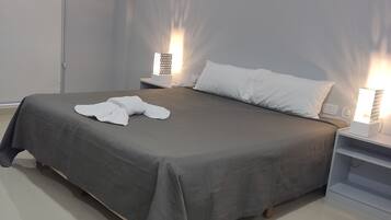 Business Single Room | Free WiFi, bed sheets