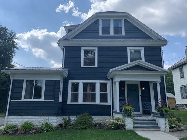 المنشأة من الخارج