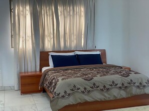 4 habitaciones, tabla de planchar con plancha y wifi gratis 