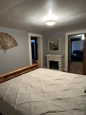 3 chambres, bureau, fer et planche Ă repasser, accĂšs au Wi-Fi (inclus)