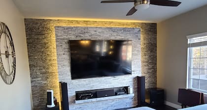 Beautiful 3 bedroom home with theater!