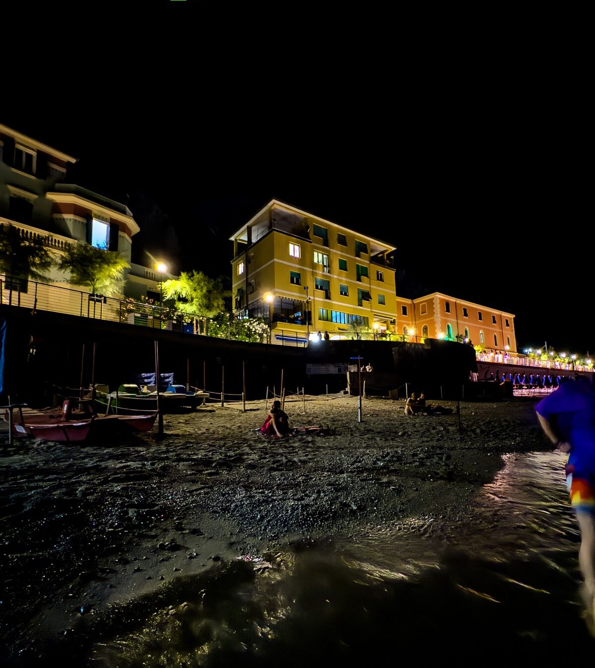 Night reflections on the sea