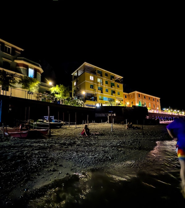 Night reflections on the sea