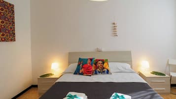 2 bedrooms, travel cot, free WiFi, bed sheets