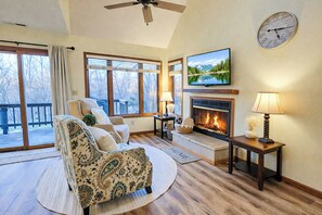 Smart TV, fireplace - Wooded Villa with Resort Access, Fireplace, King Bed (Galena)