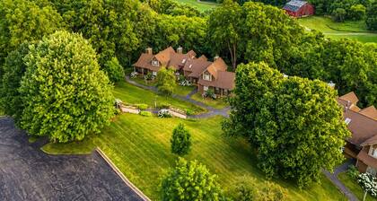 Cute & Cozy King Suite Villa ~ Steps to Pool