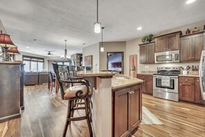 Microwave, oven, dishwasher, coffee/tea maker