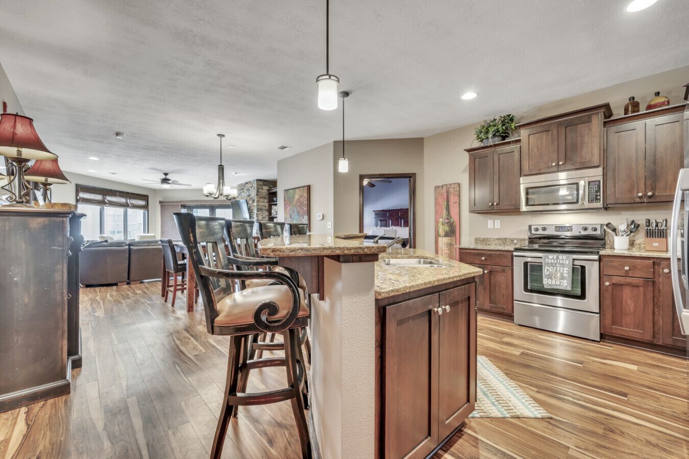 Microwave, oven, dishwasher, coffee/tea maker