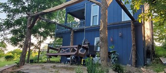 Quaint Stream Side Cottage 15m from Oxford&Hamilton OH