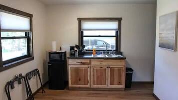 Fridge, microwave, dishwasher, coffee/tea maker