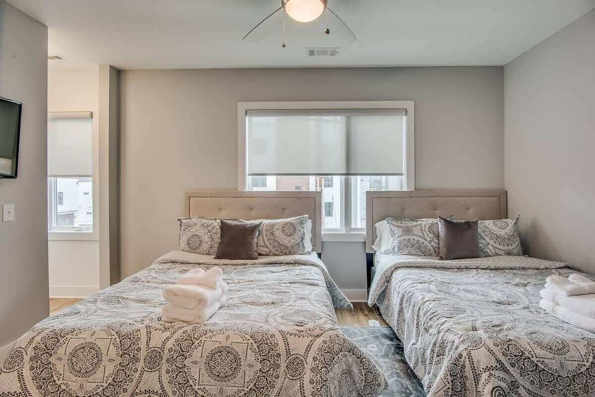 4 habitaciones, tabla de planchar con plancha, cuna de viaje y wifi 