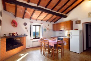Appartamento, fumatori | 2 camere, culle/letti per bambini (gratuiti), Wi-Fi