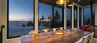 Breathtaking views, privacy and fresh air.
