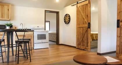 Horse Creek Resort - Cabin 1