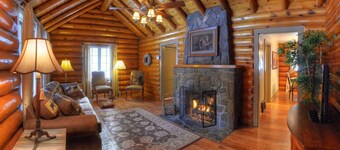 Historic Log Cabin- A True Black Hills Original