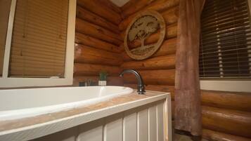 Chuveiro/banheira combinados, secador de cabelo, toalhas de banho