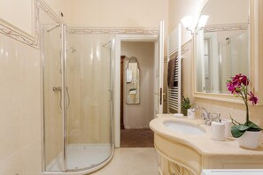 2 bedrooms, WiFi - Casa Daniela in Lucca (Lucca)