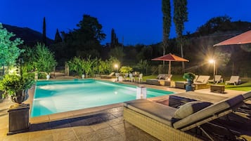 Villa | 5 bedrooms, WiFi