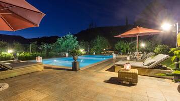 Villa | 5 bedrooms, WiFi