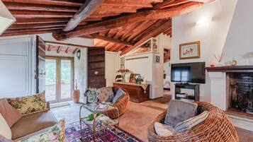 Villa | 5 bedrooms, WiFi