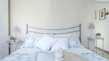 ๋น๋ผ | 3 ๊ฐ์ ์นจ์ค