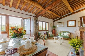 Casa, para fumadores | 5 habitaciones y wifi 