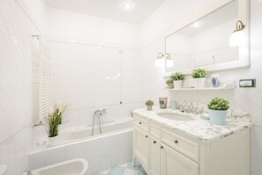 House | 2 bedrooms, WiFi