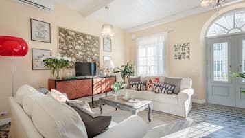 Villa, Smoking | 5 bedrooms