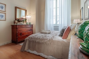 House - Casa Ugolino in Lucca (Lucca)